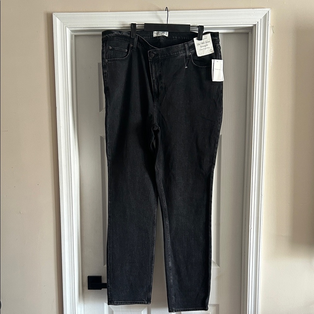 NWT Ambercrombie & Fitch 90’s Black Slim Ultra High Rise Jeans